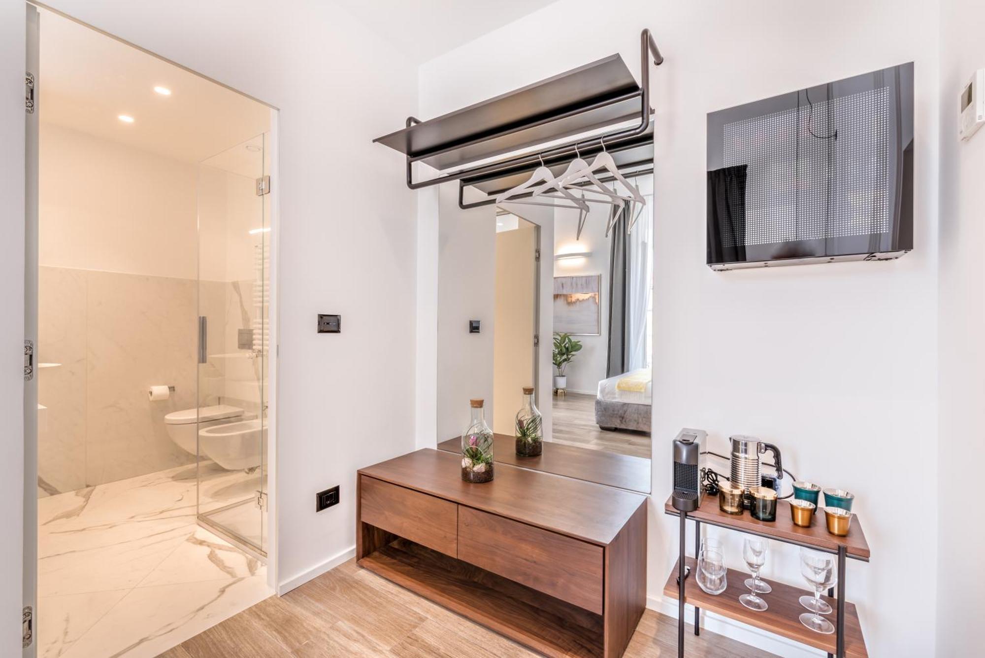 By The First - Luxury Rooms&suites La Spezia