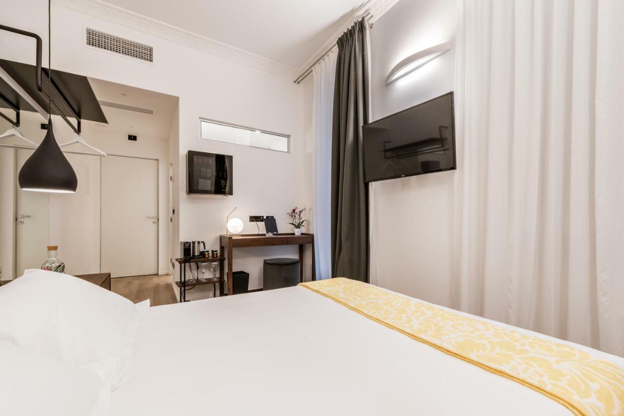 By The First - Luxury Rooms&suites Affittacamere La Spezia