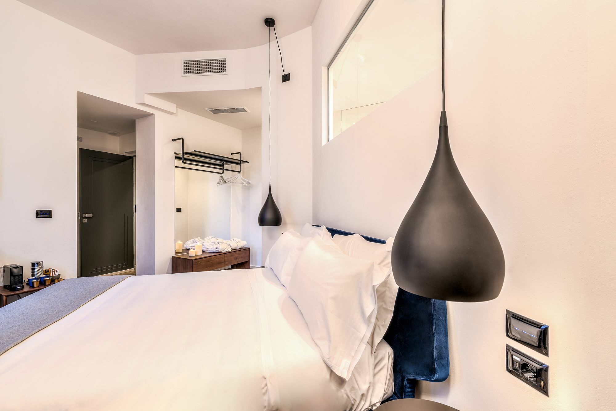 By The First - Luxury Rooms&suites